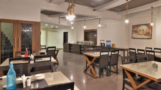Om Sanctuary Resort By Pinks Hospitality Rupāwati Exterior foto